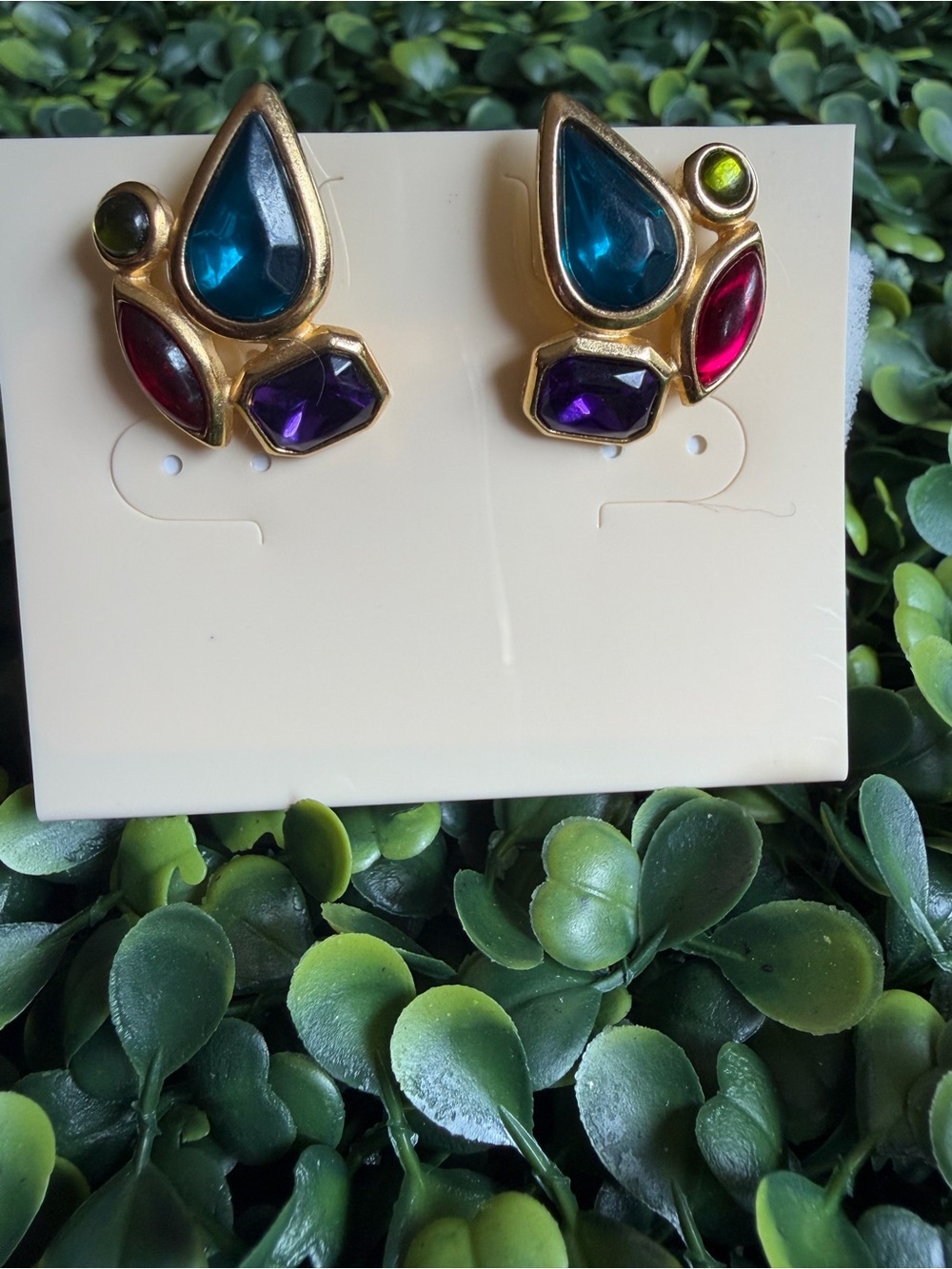 Vintage Trifari Multi-Stone Pierced Earrings Teal Pink Purple Olive Gold Signed - Picture 3 of 6